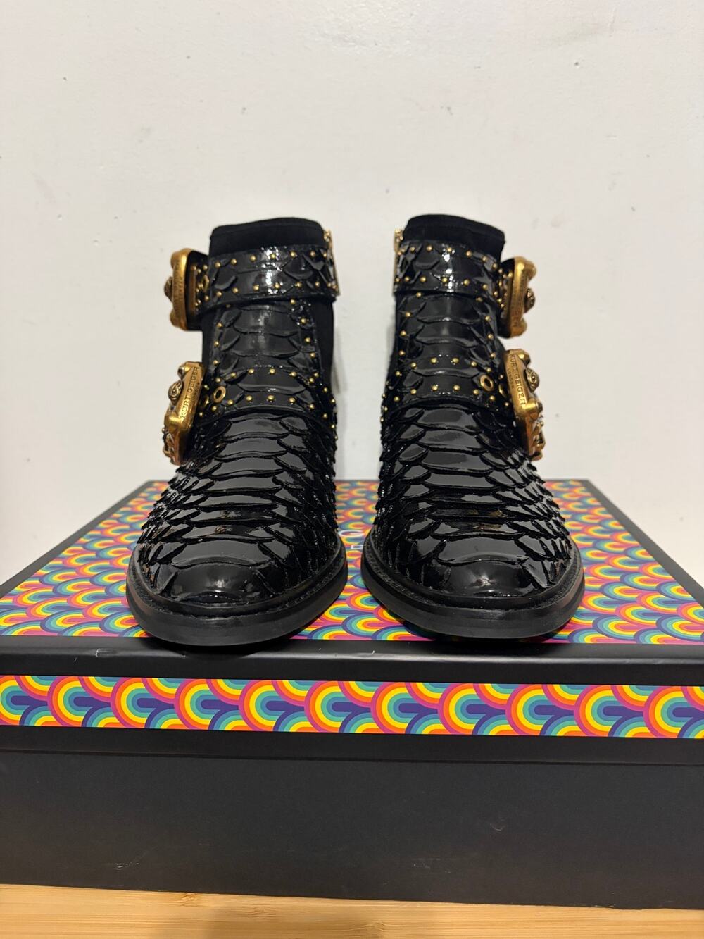 Kurt Geiger Maddox Ankle Boots 9 Black Snakeskin Gold Buckle Studded Leather